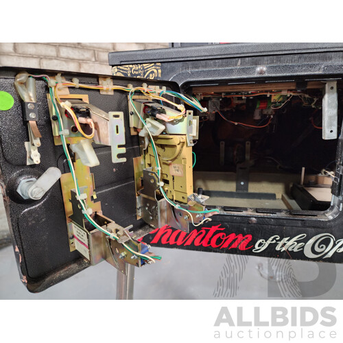 01/1990 Phantom of the Opera (500-5508-01) Data East Solid State Pinball Machine