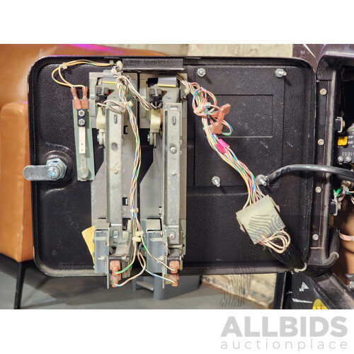 02/1995 Shaq Attaq (743) Premier Pinball Solid State Pinball Machine