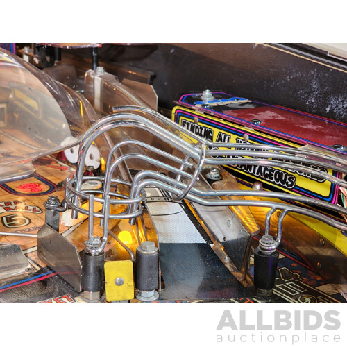 02/1995 Shaq Attaq (743) Premier Pinball Solid State Pinball Machine