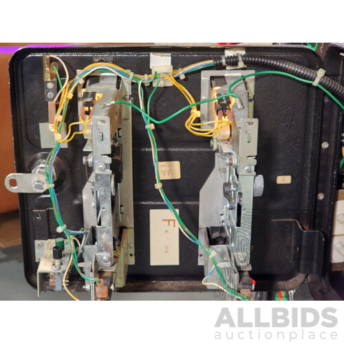 06/1994 Guns N' Roses (500-5529-01) Data East Solid State Pinball Machine