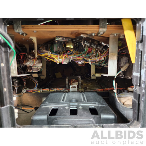 06/1994 Guns N' Roses (500-5529-01) Data East Solid State Pinball Machine