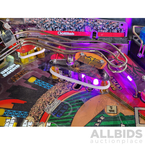 06/1995 Frank Thomas' Big Hurt (745) D. Gottlieb & Co. Solid State Pinball Machine