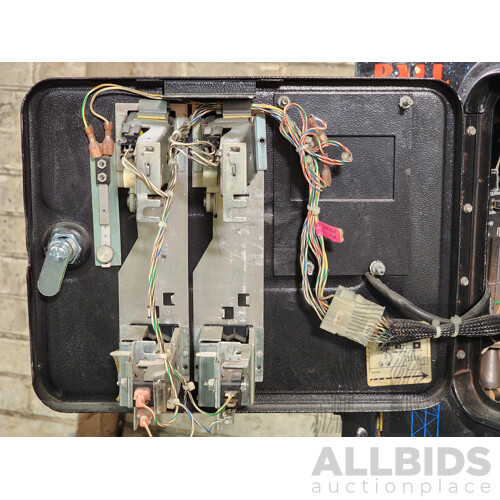 06/1995 Frank Thomas' Big Hurt (745) D. Gottlieb & Co. Solid State Pinball Machine