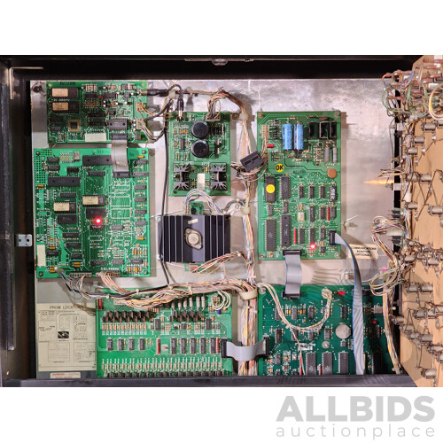 06/1995 Frank Thomas' Big Hurt (745) D. Gottlieb & Co. Solid State Pinball Machine