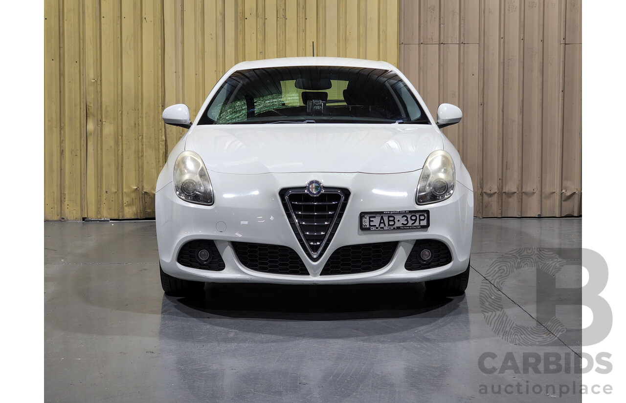 3/2013 Alfa Romeo Giulietta Distinctive Jtd-M  5d Hatchback White 2.0L Turbo Diesel