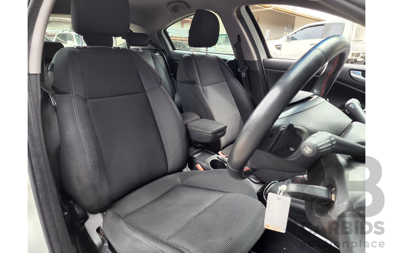 3/2013 Alfa Romeo Giulietta Distinctive Jtd-M  5d Hatchback White 2.0L Turbo Diesel