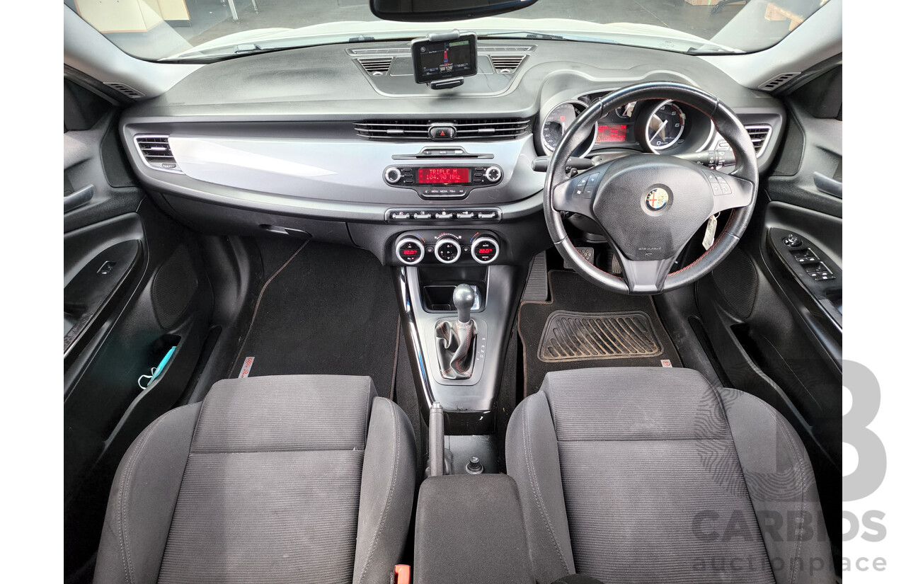 3/2013 Alfa Romeo Giulietta Distinctive Jtd-M  5d Hatchback White 2.0L Turbo Diesel