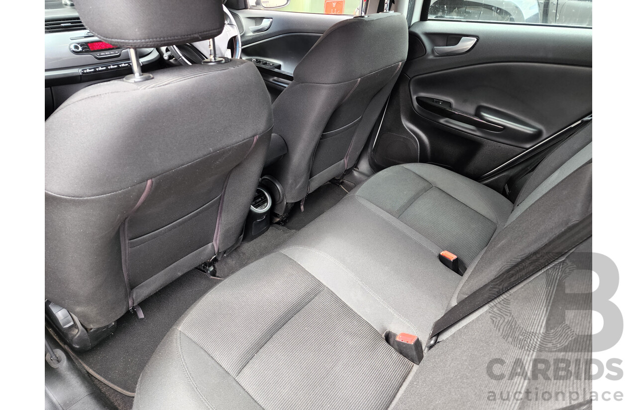 3/2013 Alfa Romeo Giulietta Distinctive Jtd-M  5d Hatchback White 2.0L Turbo Diesel