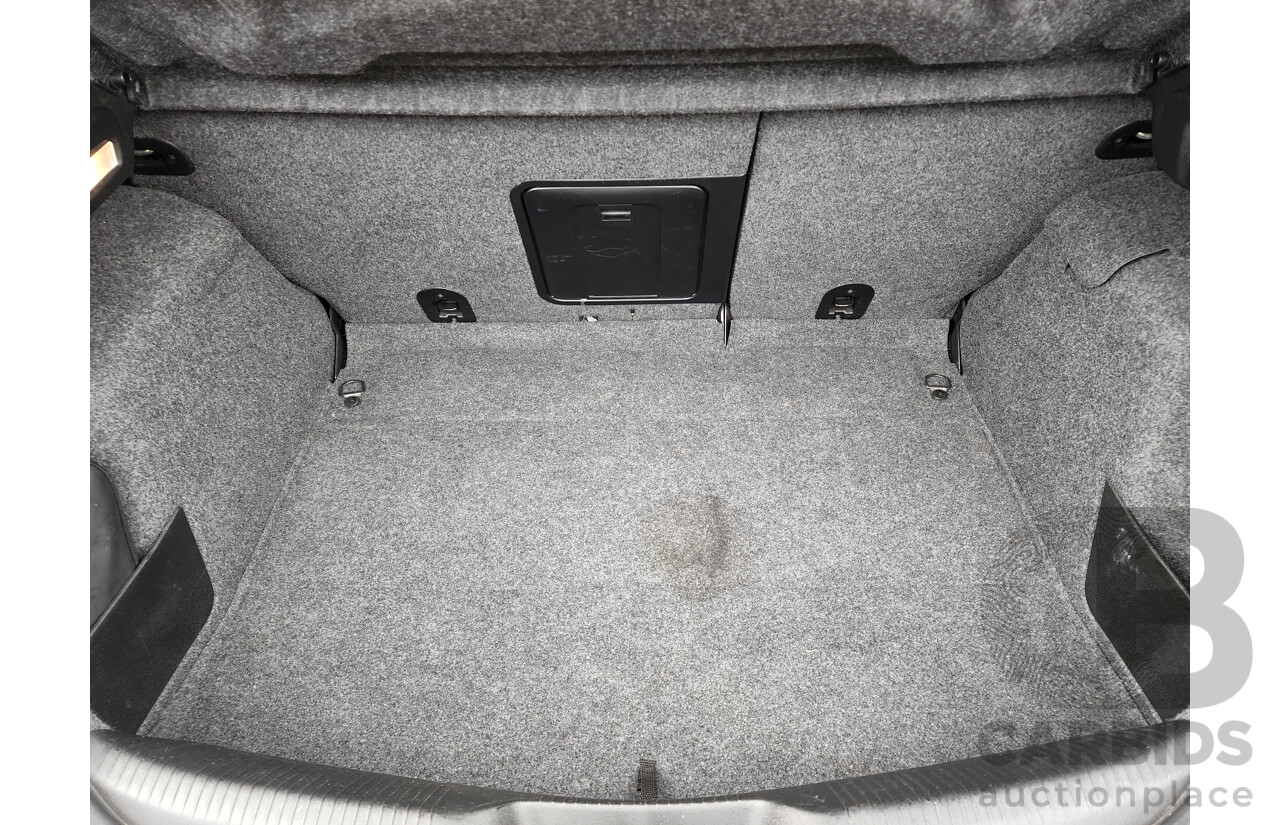 3/2013 Alfa Romeo Giulietta Distinctive Jtd-M  5d Hatchback White 2.0L Turbo Diesel