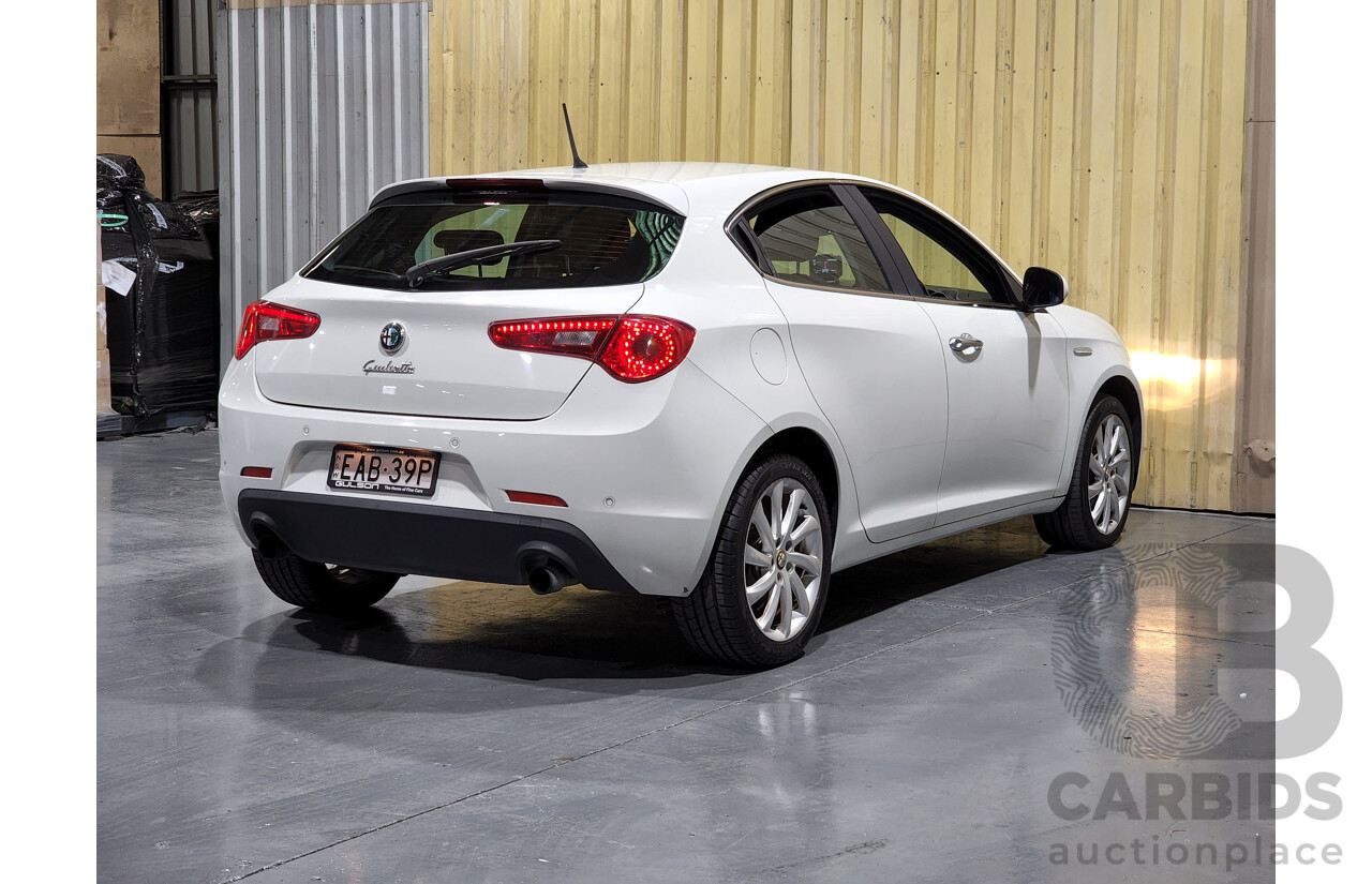 3/2013 Alfa Romeo Giulietta Distinctive Jtd-M  5d Hatchback White 2.0L Turbo Diesel