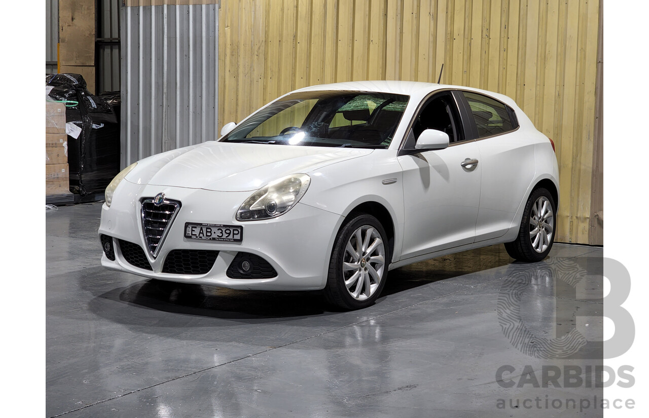 3/2013 Alfa Romeo Giulietta Distinctive Jtd-M  5d Hatchback White 2.0L Turbo Diesel