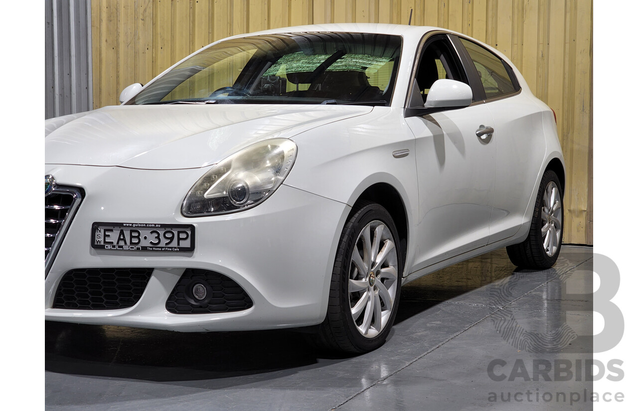 3/2013 Alfa Romeo Giulietta Distinctive Jtd-M  5d Hatchback White 2.0L Turbo Diesel