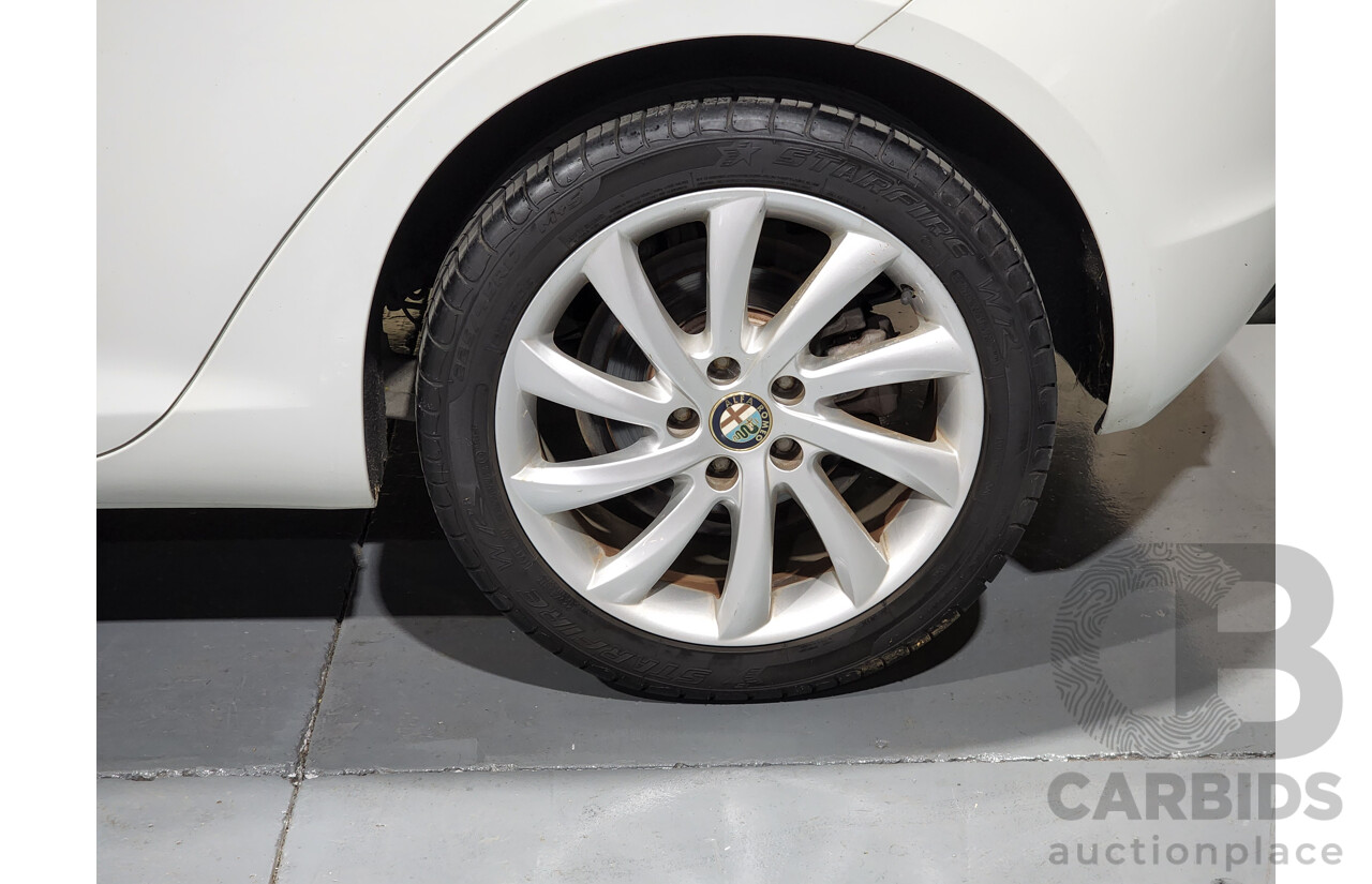 3/2013 Alfa Romeo Giulietta Distinctive Jtd-M  5d Hatchback White 2.0L Turbo Diesel