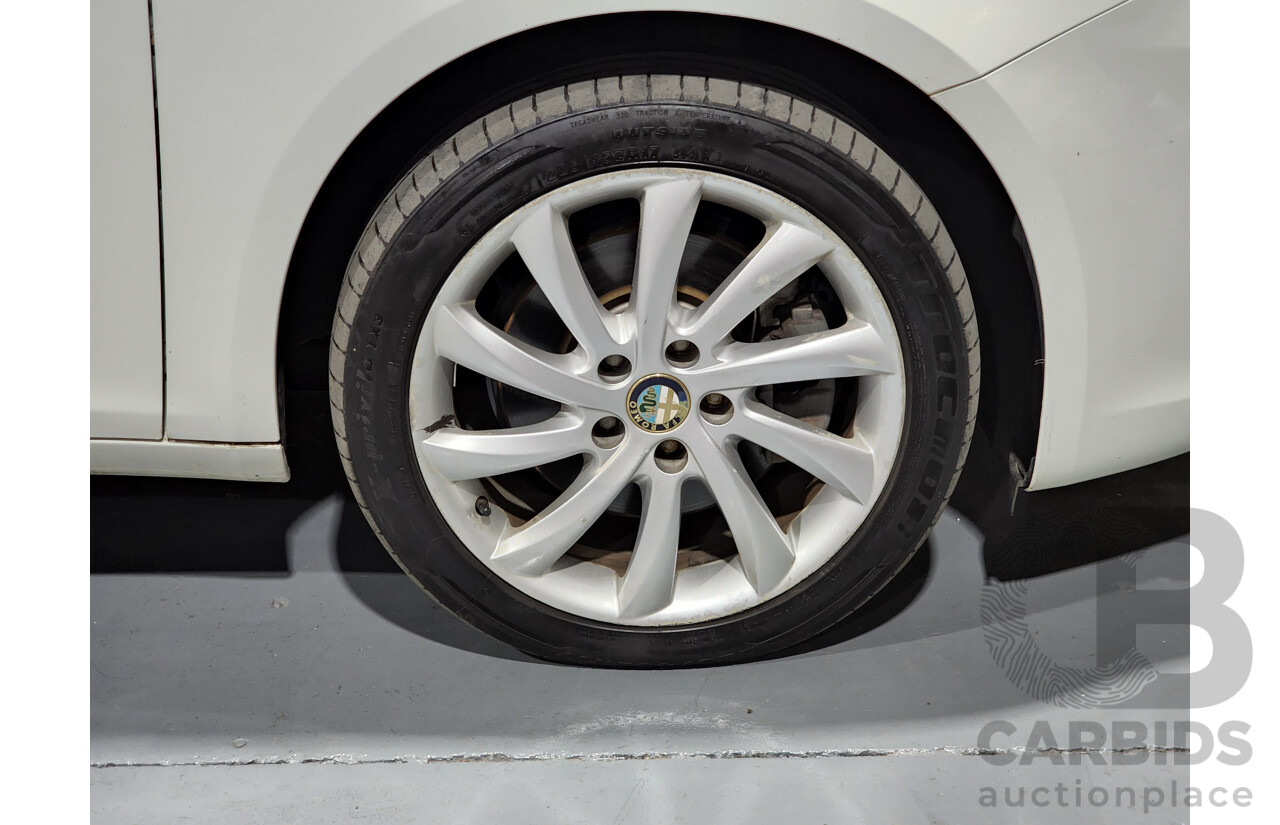 3/2013 Alfa Romeo Giulietta Distinctive Jtd-M  5d Hatchback White 2.0L Turbo Diesel