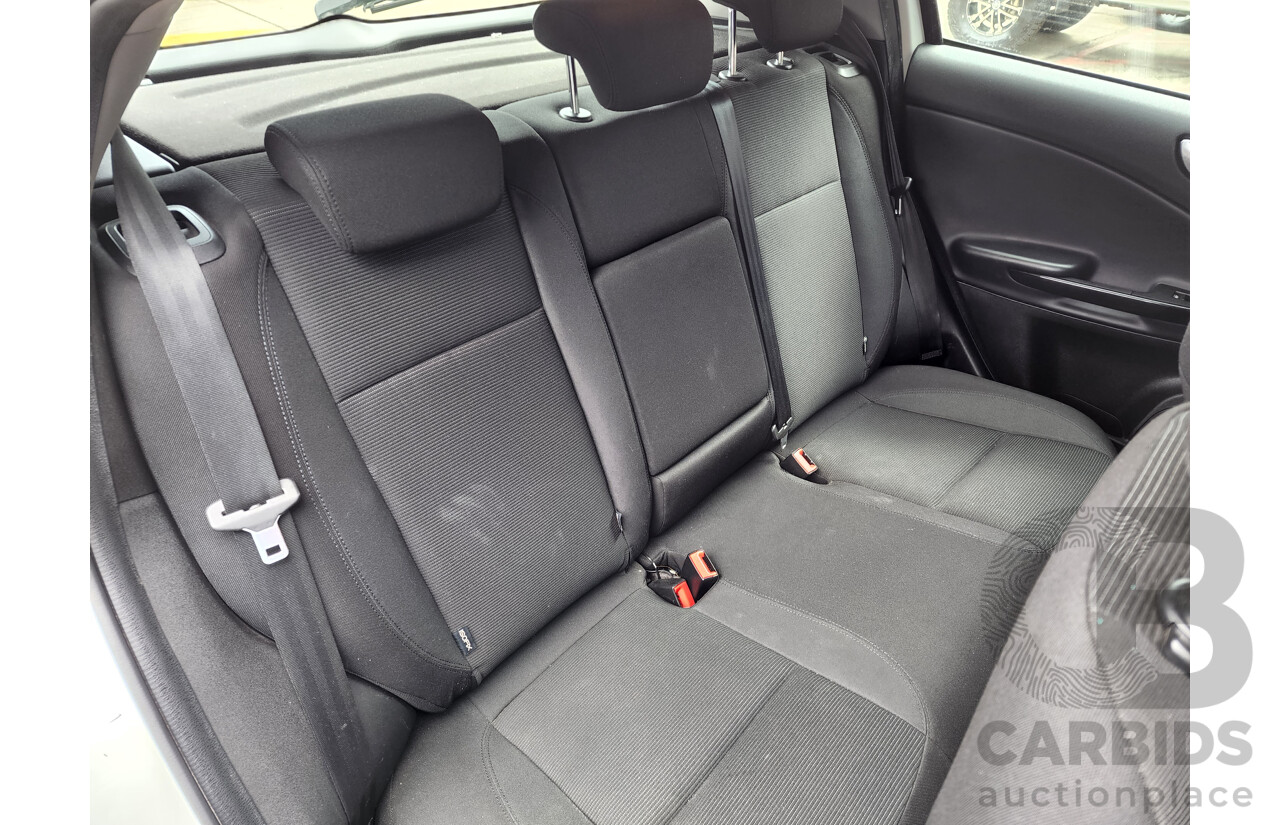 3/2013 Alfa Romeo Giulietta Distinctive Jtd-M  5d Hatchback White 2.0L Turbo Diesel