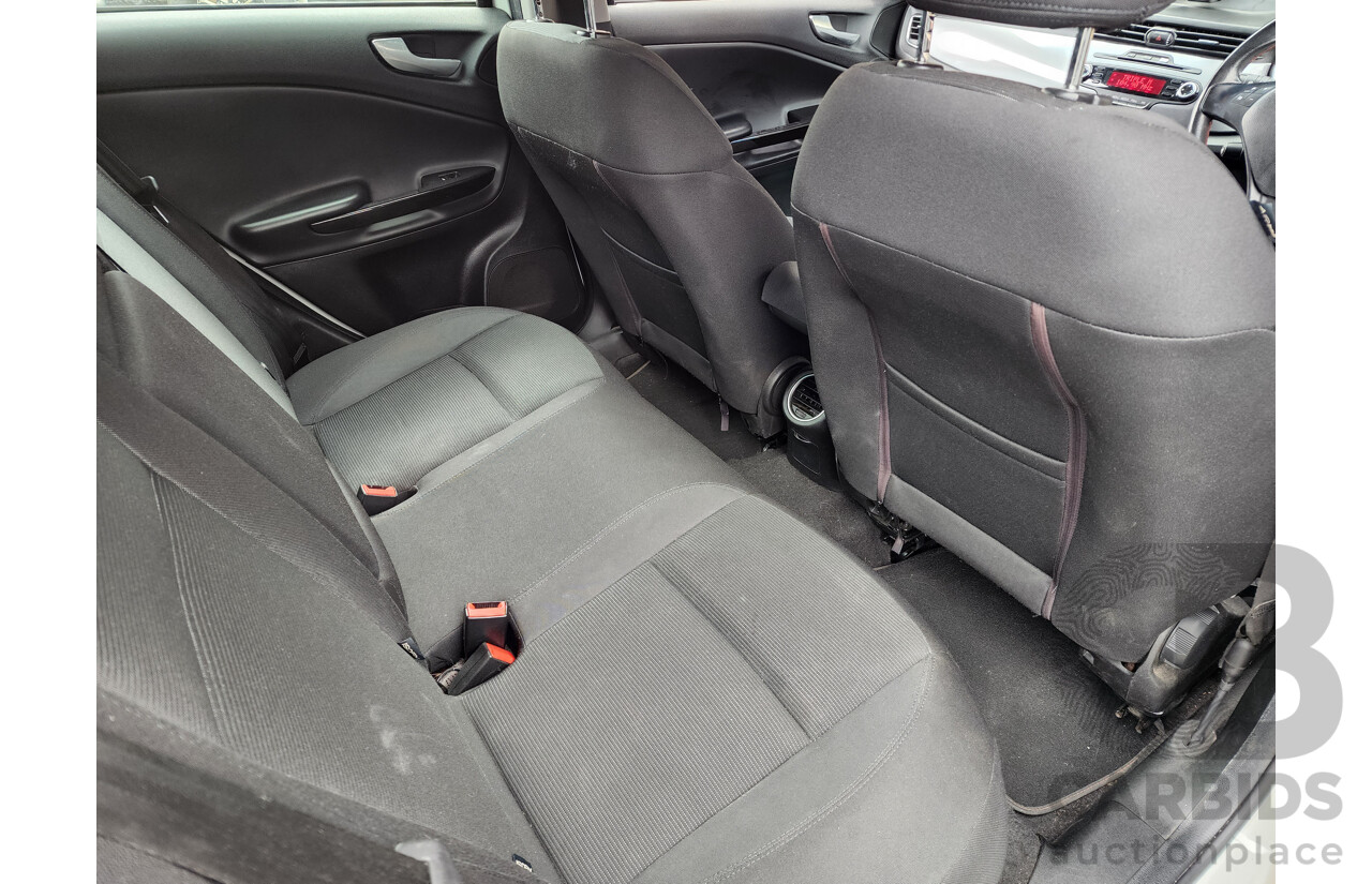 3/2013 Alfa Romeo Giulietta Distinctive Jtd-M  5d Hatchback White 2.0L Turbo Diesel