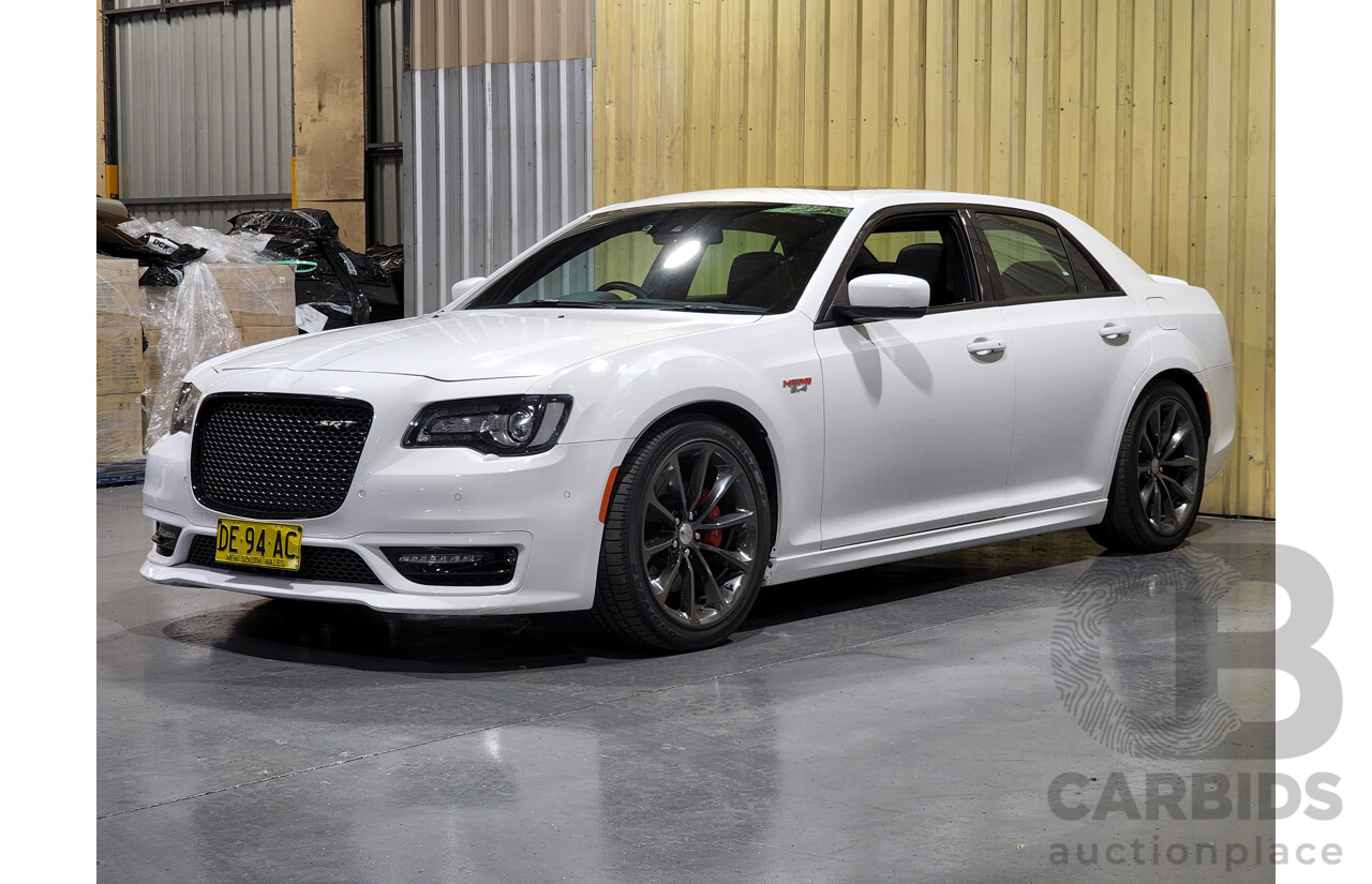 2/2018 Chrysler 300 SRT8 Hyperblack Edition MY18 4d Sedan White 6.4L V8