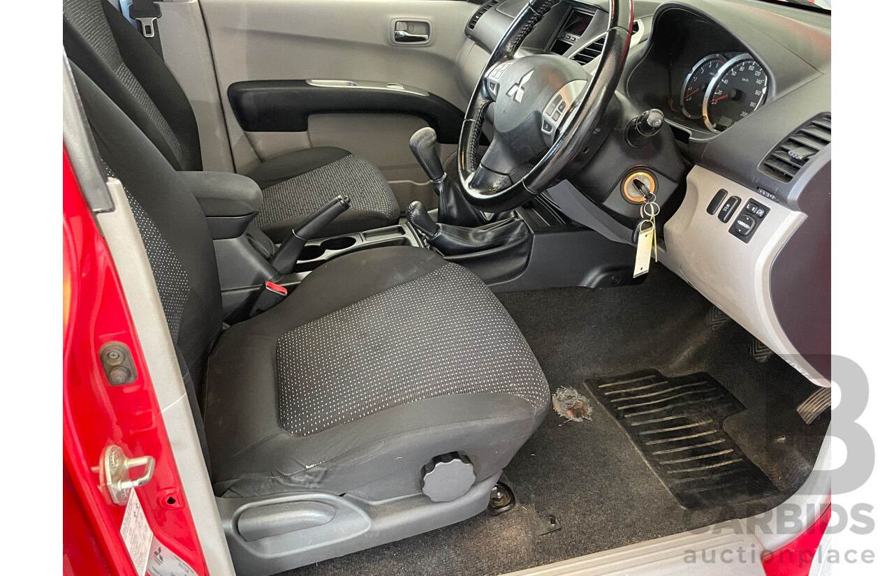12/2013 Mitsubishi Triton Glx-R (4x4) MN MY14 UPDATE Double Cab Utility Red 2.5L