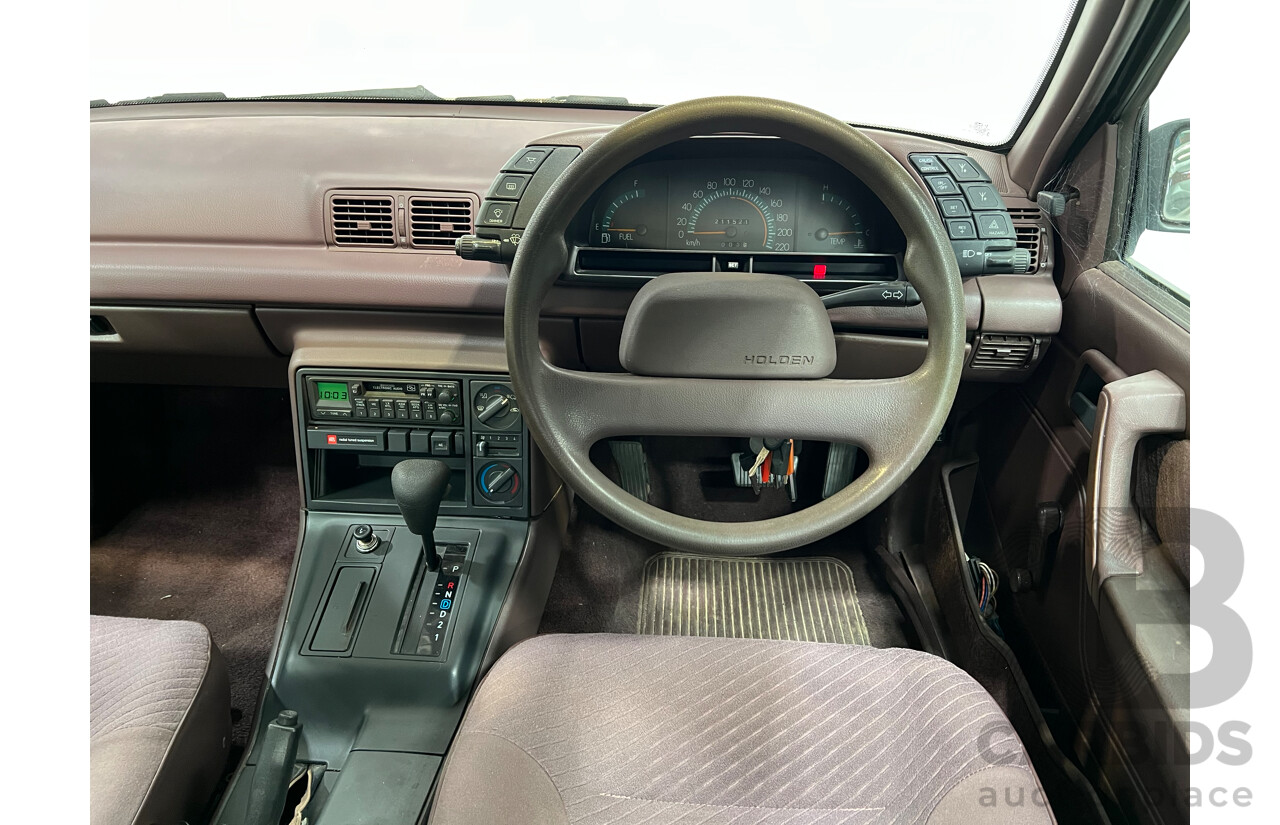 8/1990 Holden Berlina  VN 4d Sedan White 3.8L V6