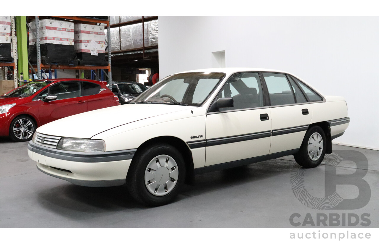 8/1990 Holden Berlina  VN 4d Sedan White 3.8L V6