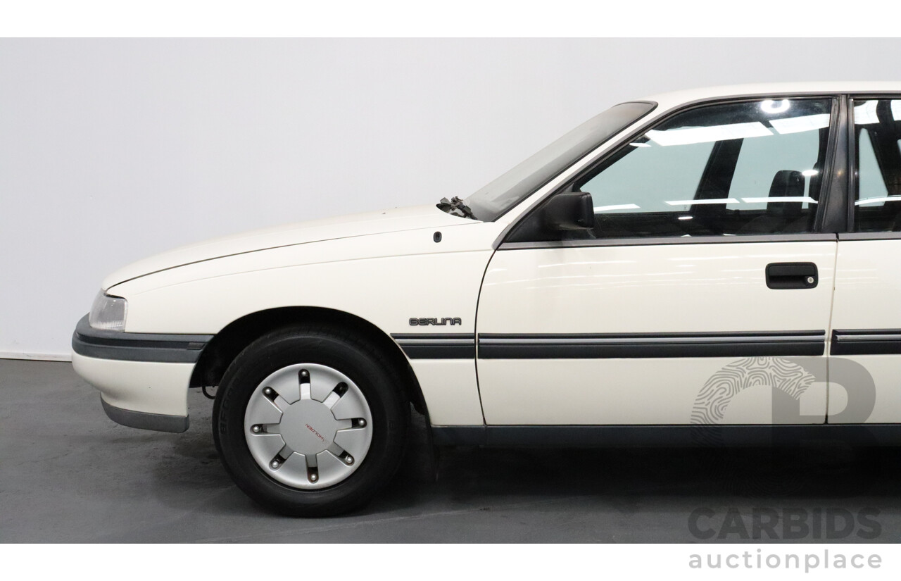 8/1990 Holden Berlina  VN 4d Sedan White 3.8L V6