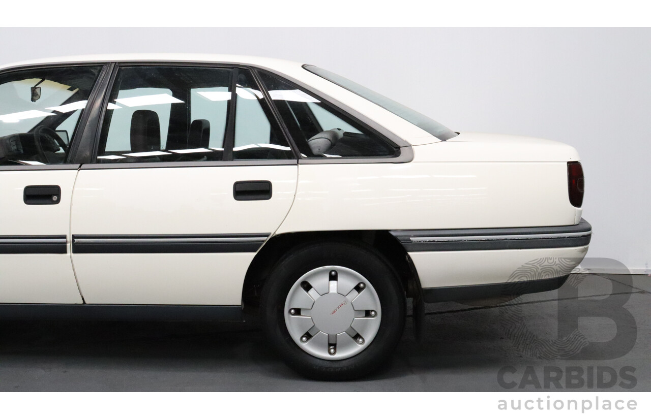 8/1990 Holden Berlina  VN 4d Sedan White 3.8L V6