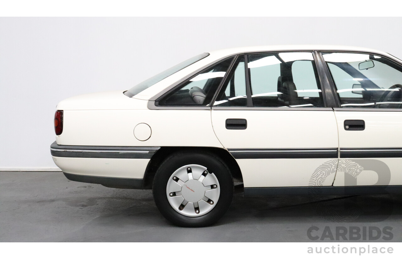 8/1990 Holden Berlina  VN 4d Sedan White 3.8L V6