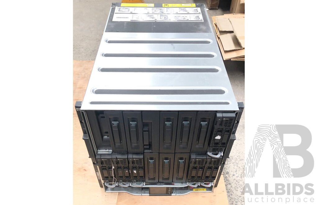 HP BladeSystem c7000 Enclosure w/ 6 x HP Blade Servers