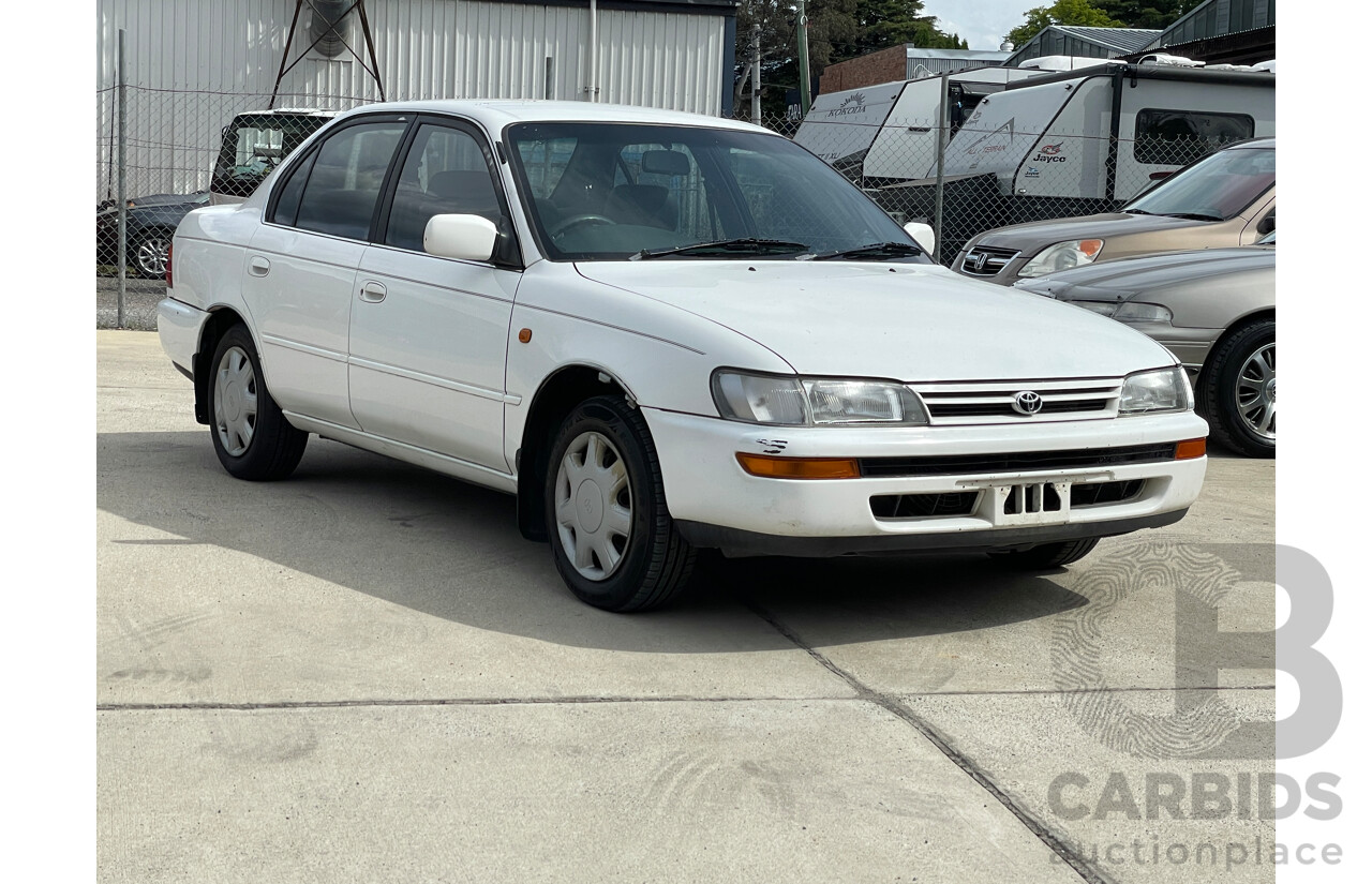 11/1995 Toyota Corolla Ultima AE102X 4d Sedan White 1.8L