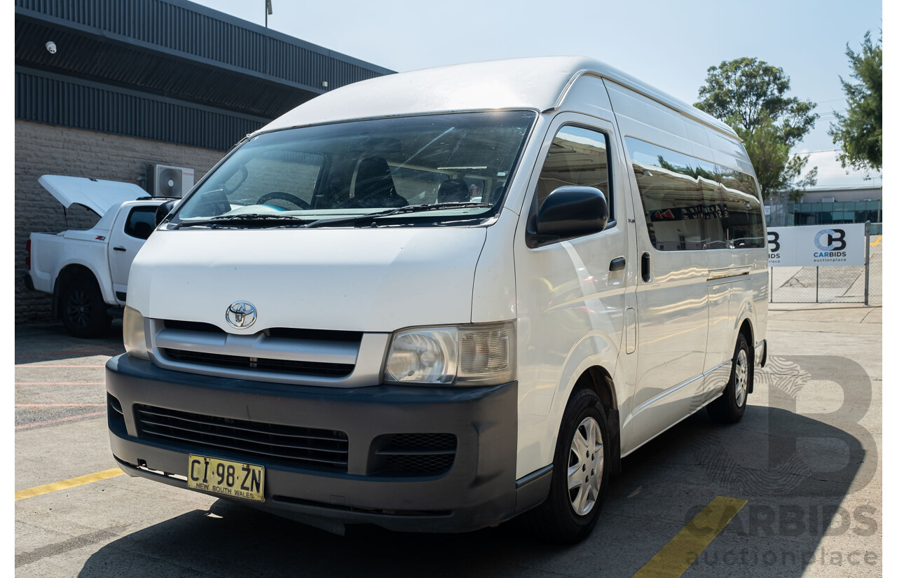 4/2007 Toyota Hiace Commuter KDH223R MY07 Bus White 3.0L Turbo Diesel - 12 Seater