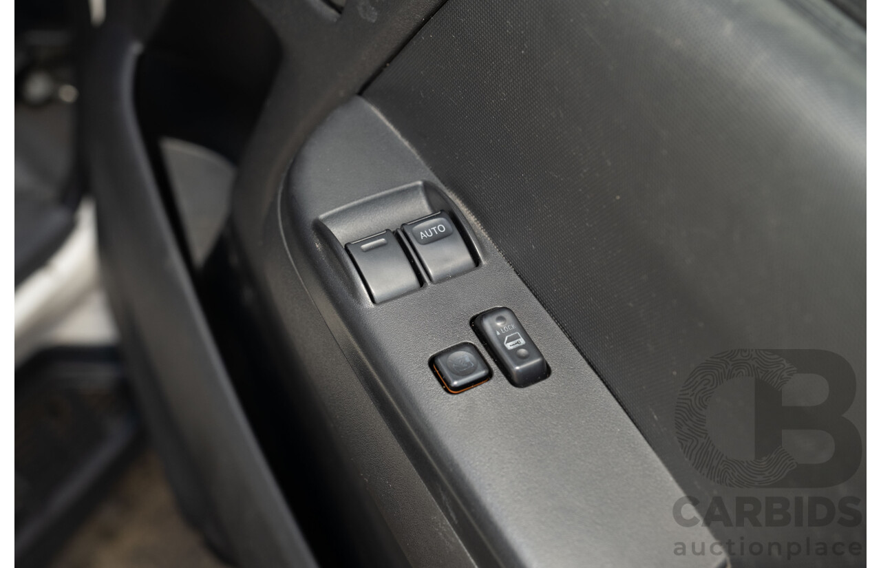 4/2007 Toyota Hiace Commuter KDH223R MY07 Bus White 3.0L Turbo Diesel - 12 Seater