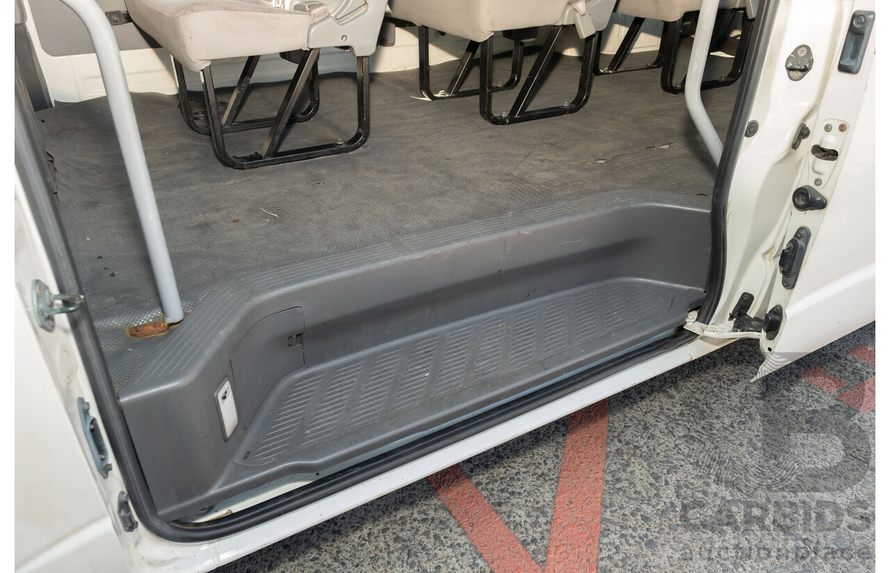 4/2007 Toyota Hiace Commuter KDH223R MY07 Bus White 3.0L Turbo Diesel - 12 Seater