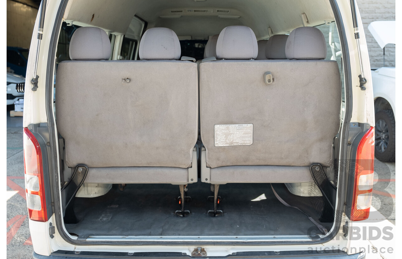 4/2007 Toyota Hiace Commuter KDH223R MY07 Bus White 3.0L Turbo Diesel - 12 Seater