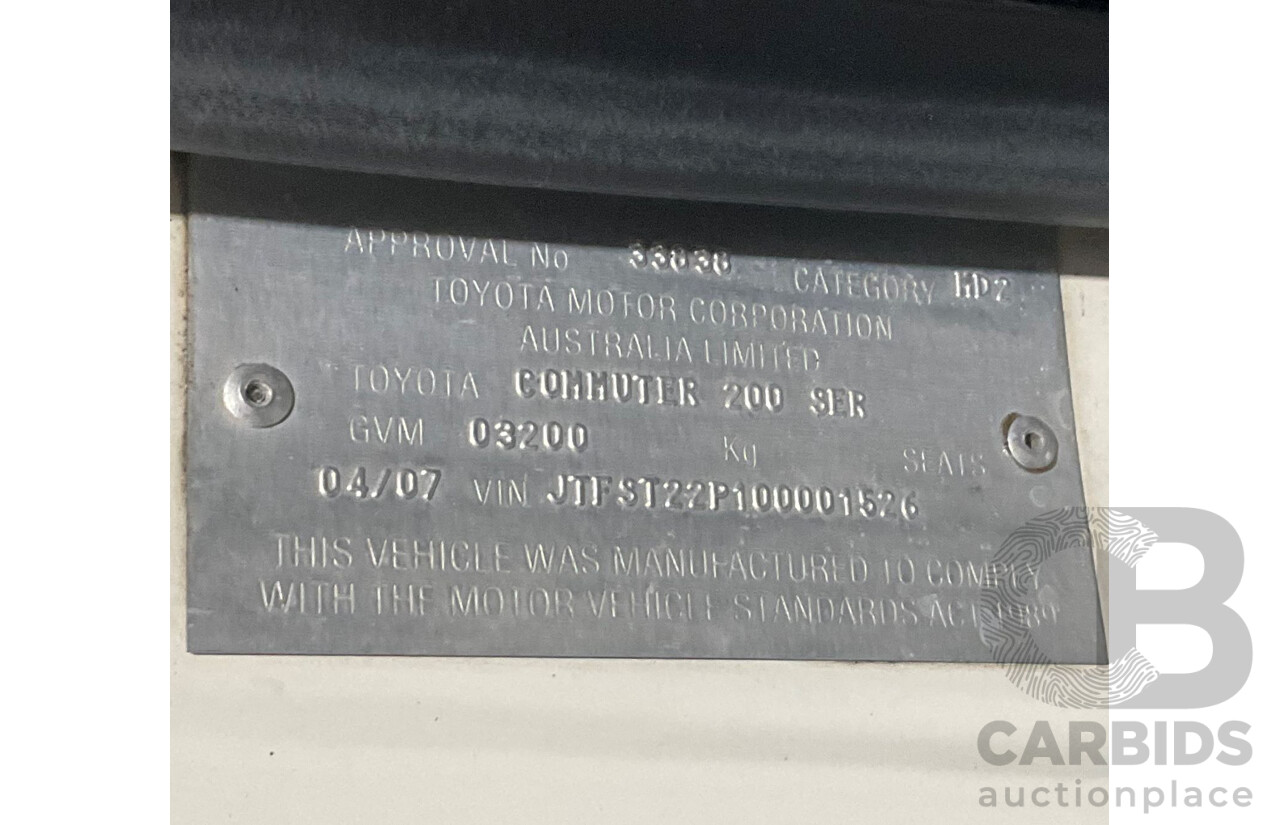 4/2007 Toyota Hiace Commuter KDH223R MY07 Bus White 3.0L Turbo Diesel - 12 Seater