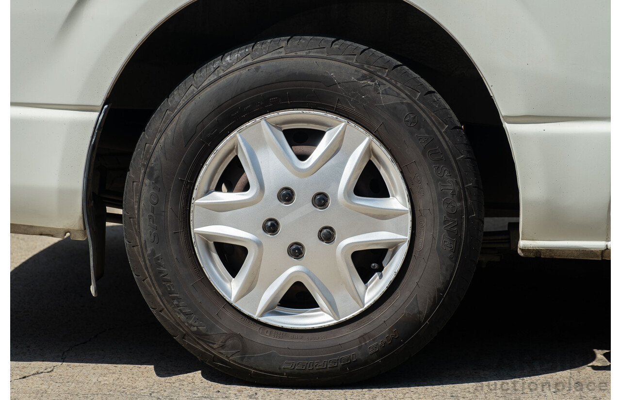 4/2007 Toyota Hiace Commuter KDH223R MY07 Bus White 3.0L Turbo Diesel - 12 Seater