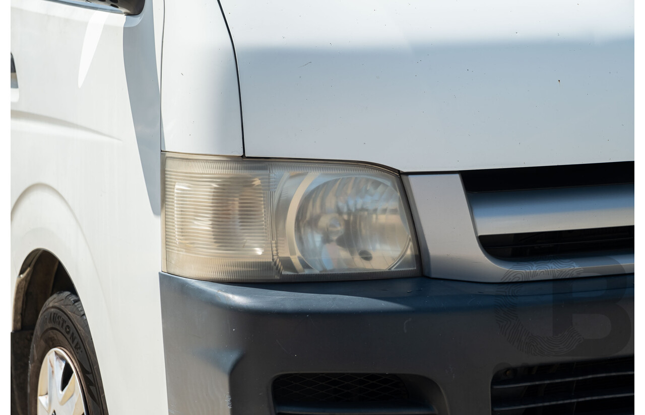 4/2007 Toyota Hiace Commuter KDH223R MY07 Bus White 3.0L Turbo Diesel - 12 Seater