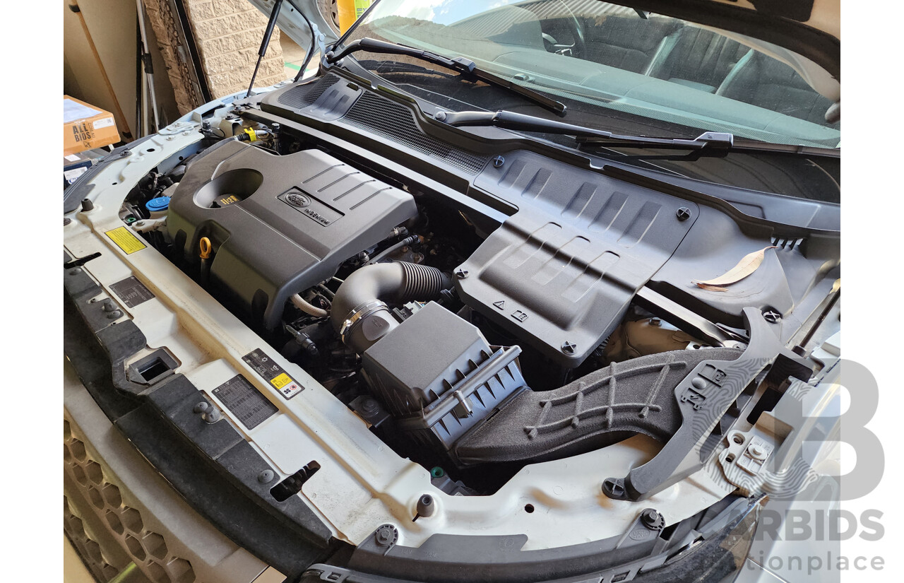 6/2016 Range Rover Evoque TD4 150 SE LV MY16.5 5d Wagon White 2.0L Turbo Diesel