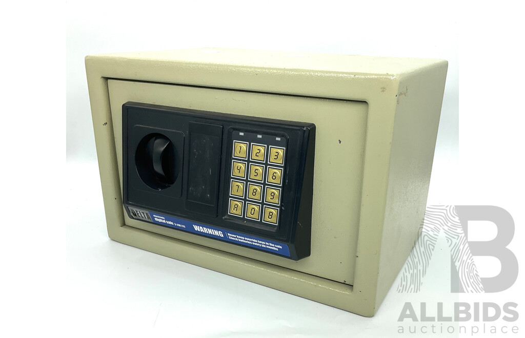 Delta Safe S-20E(11) With Key and Combination