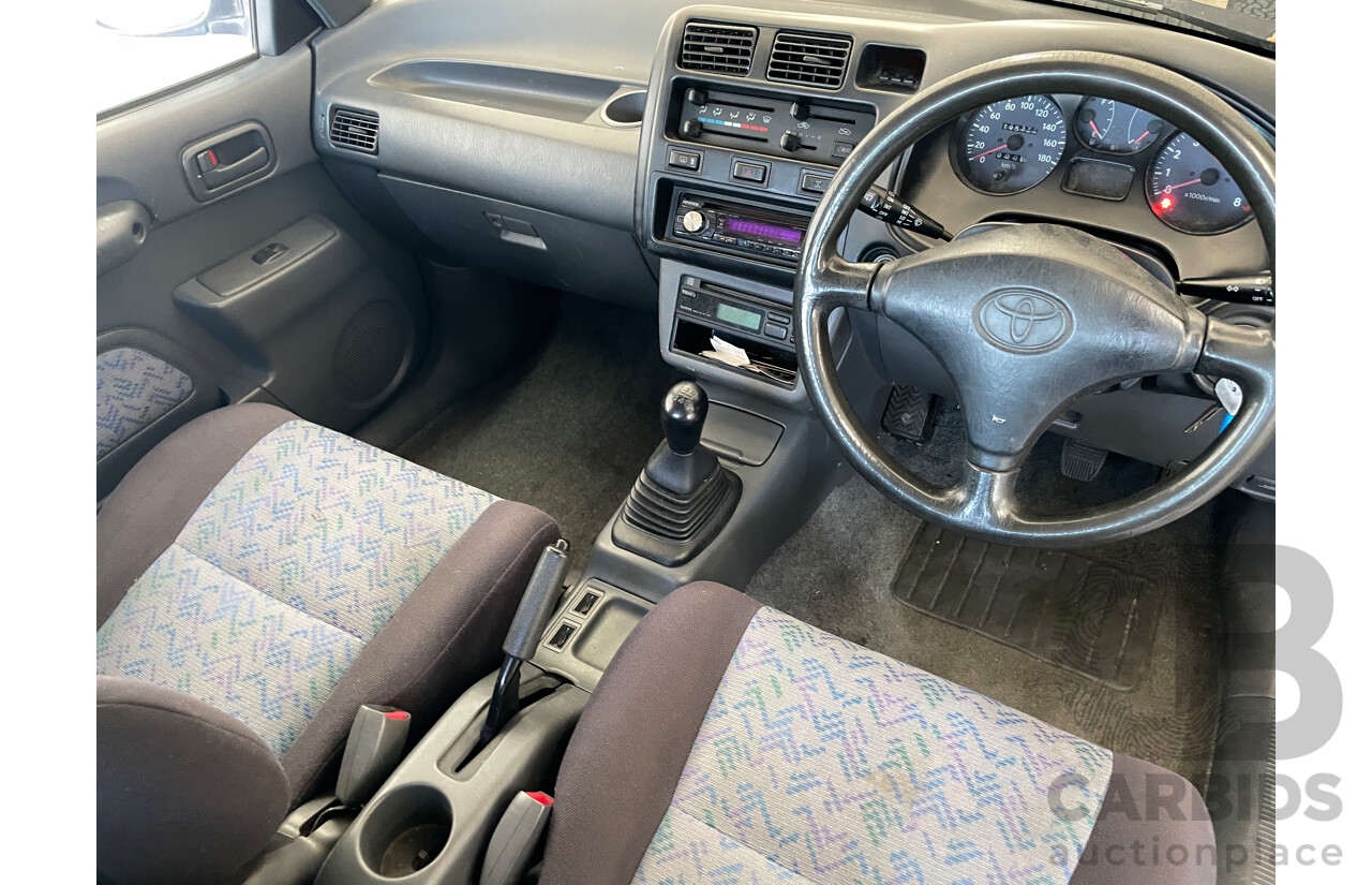 7/1994 Toyota Rav4 (4x4)  Cruiser 2d Hardtop Silver 2.0L