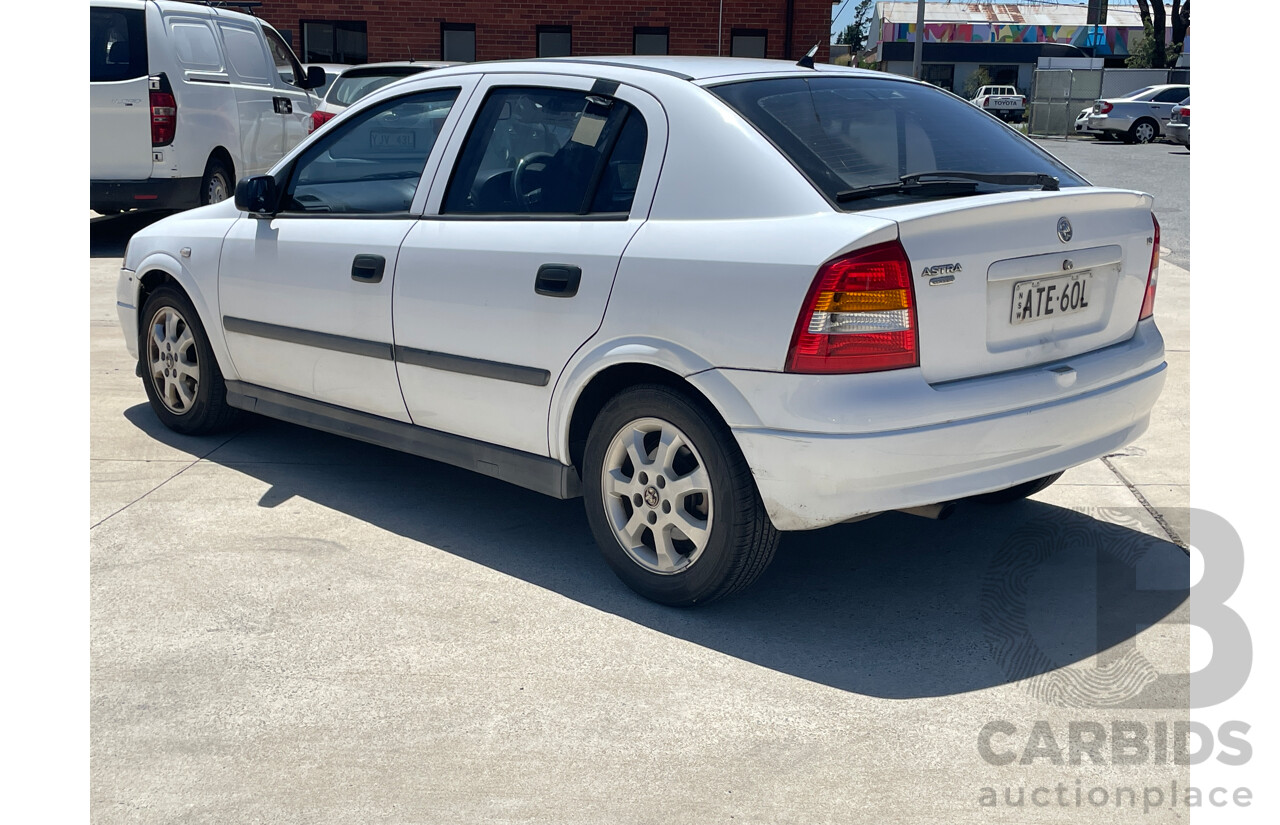 2/2005 Holden Astra Classic TS 5d Hatchback White 1.8L
