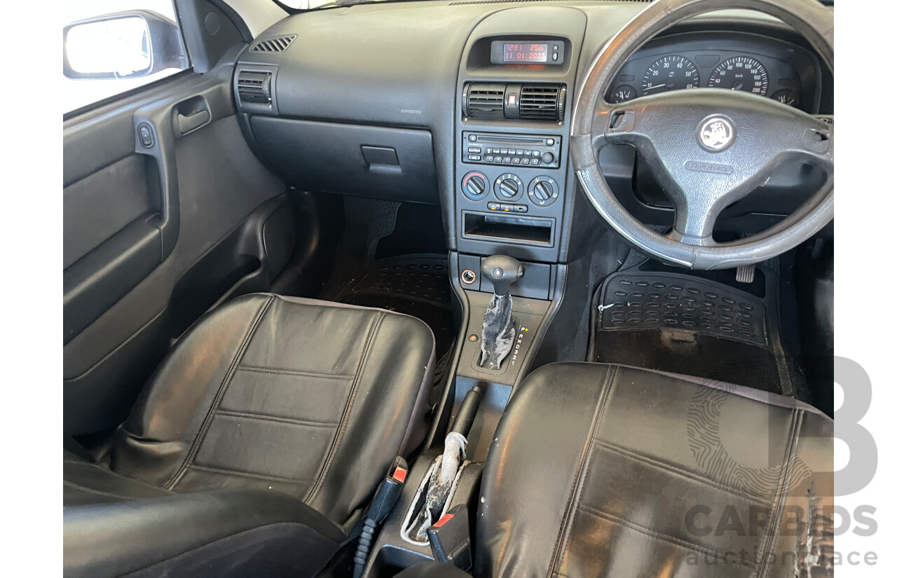 2/2005 Holden Astra Classic TS 5d Hatchback White 1.8L