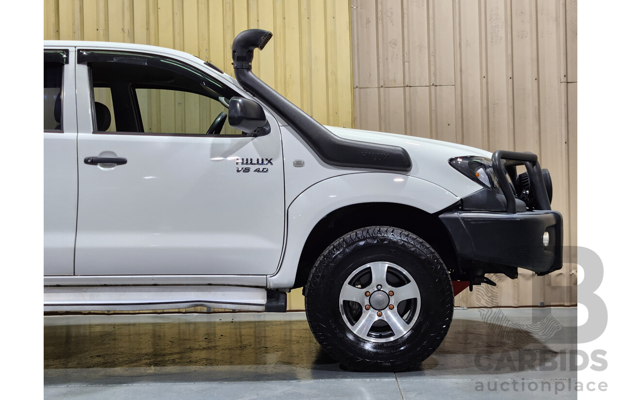 5/2007 Toyota Hilux SR (4x4) GGN25R 07 UPGRADE Dual Cab P/Up White 4.0L