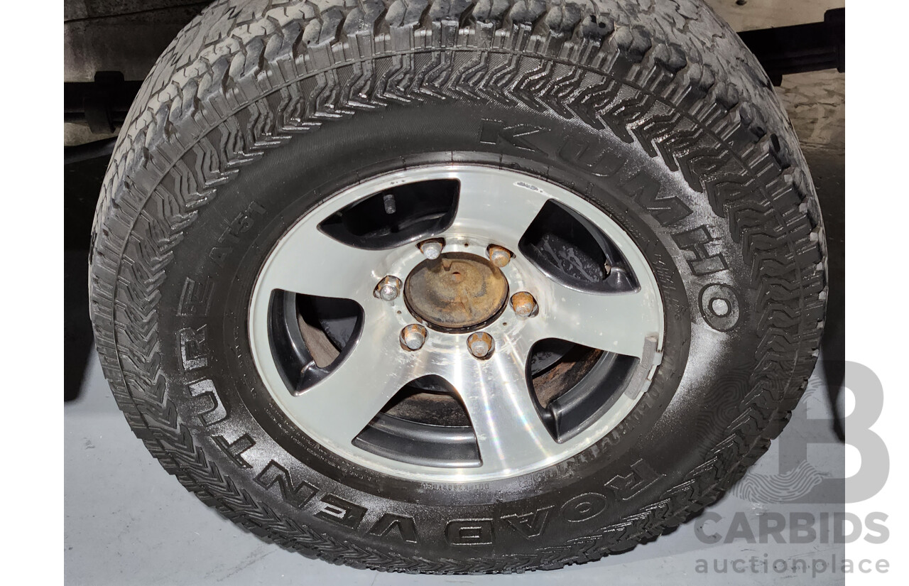 5/2007 Toyota Hilux SR (4x4) GGN25R 07 UPGRADE Dual Cab P/Up White 4.0L