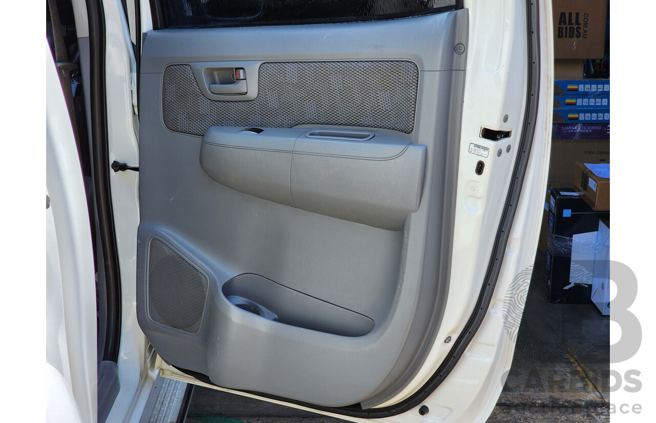 5/2007 Toyota Hilux SR (4x4) GGN25R 07 UPGRADE Dual Cab P/Up White 4.0L