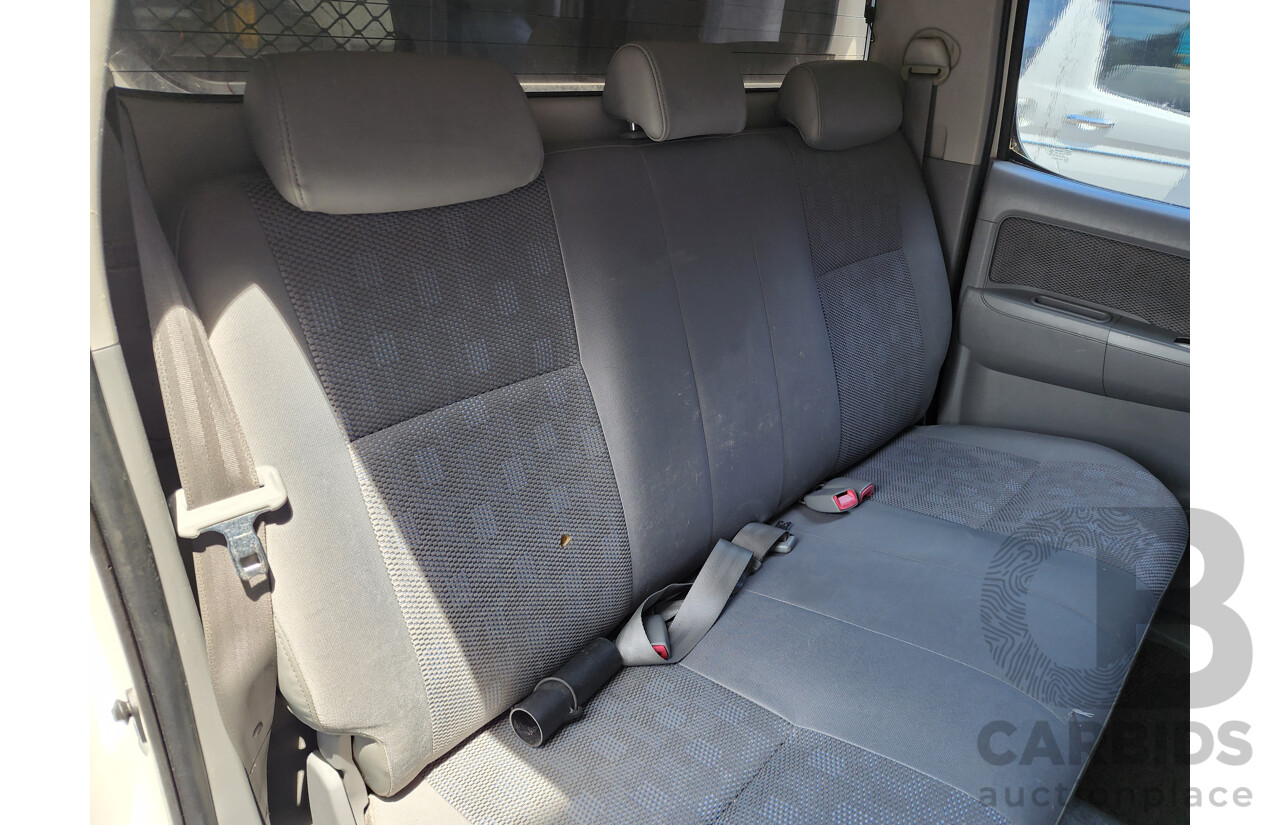 5/2007 Toyota Hilux SR (4x4) GGN25R 07 UPGRADE Dual Cab P/Up White 4.0L