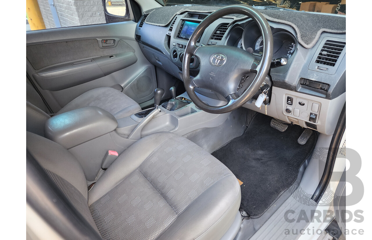 5/2007 Toyota Hilux SR (4x4) GGN25R 07 UPGRADE Dual Cab P/Up White 4.0L