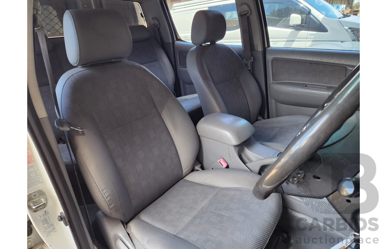 5/2007 Toyota Hilux SR (4x4) GGN25R 07 UPGRADE Dual Cab P/Up White 4.0L