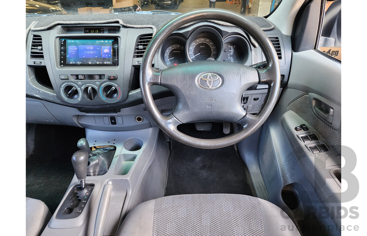 5/2007 Toyota Hilux SR (4x4) GGN25R 07 UPGRADE Dual Cab P/Up White 4.0L
