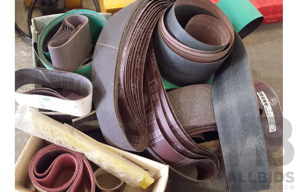 Ozito Electric File Sander and Selection of Various Sanding Belts