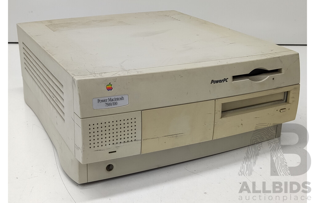 Apple (M3979) Power Macintosh 7500/100 Desktop Computer